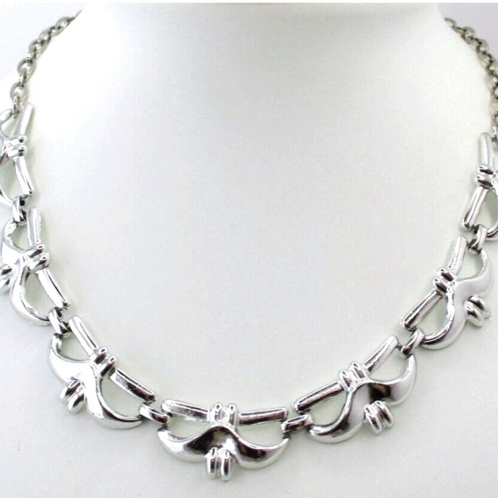 Vintage Cathe Brutalist Silver Tone Necklace 💫
